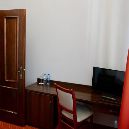 Hôtel Staromiejski Piwowar à Legnica Extérieur photo