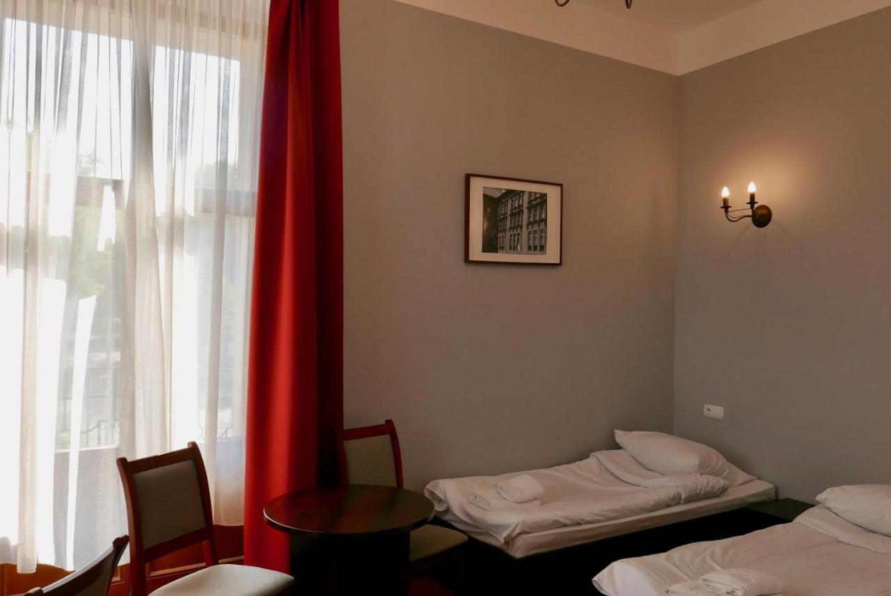 Hôtel Staromiejski Piwowar à Legnica Extérieur photo