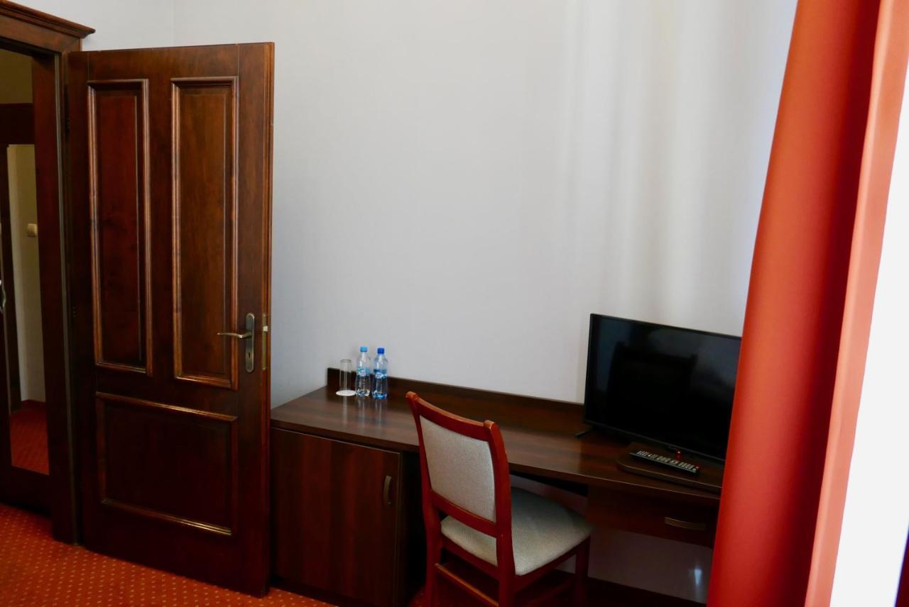 Hôtel Staromiejski Piwowar à Legnica Extérieur photo
