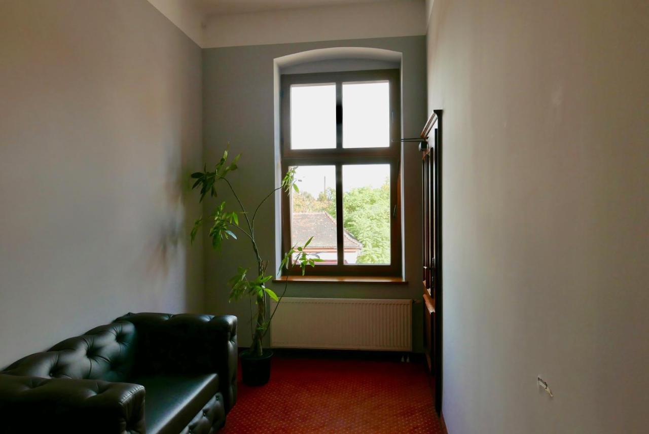 Hôtel Staromiejski Piwowar à Legnica Extérieur photo