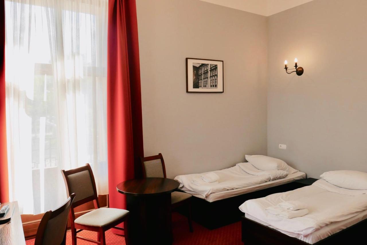 Hôtel Staromiejski Piwowar à Legnica Extérieur photo